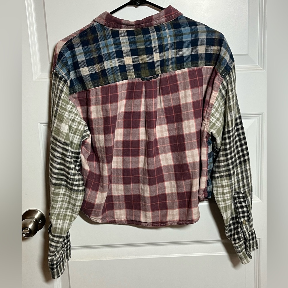 American Eagle Patchwork Plaid Cropped Lightweigh… - image 3